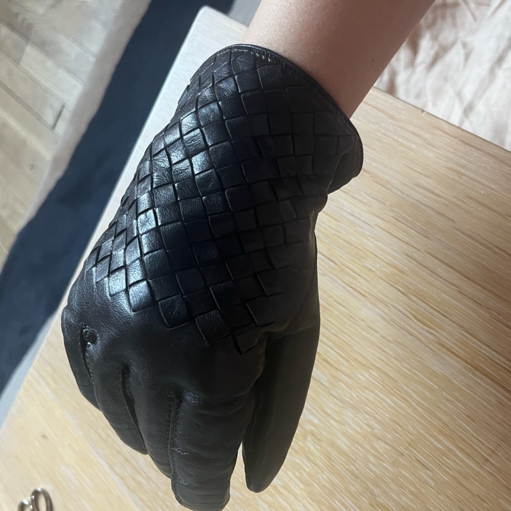 Bottega Veneta Men’s 8+ Black lambskin Intrecciato Leather Glove (Right only!)